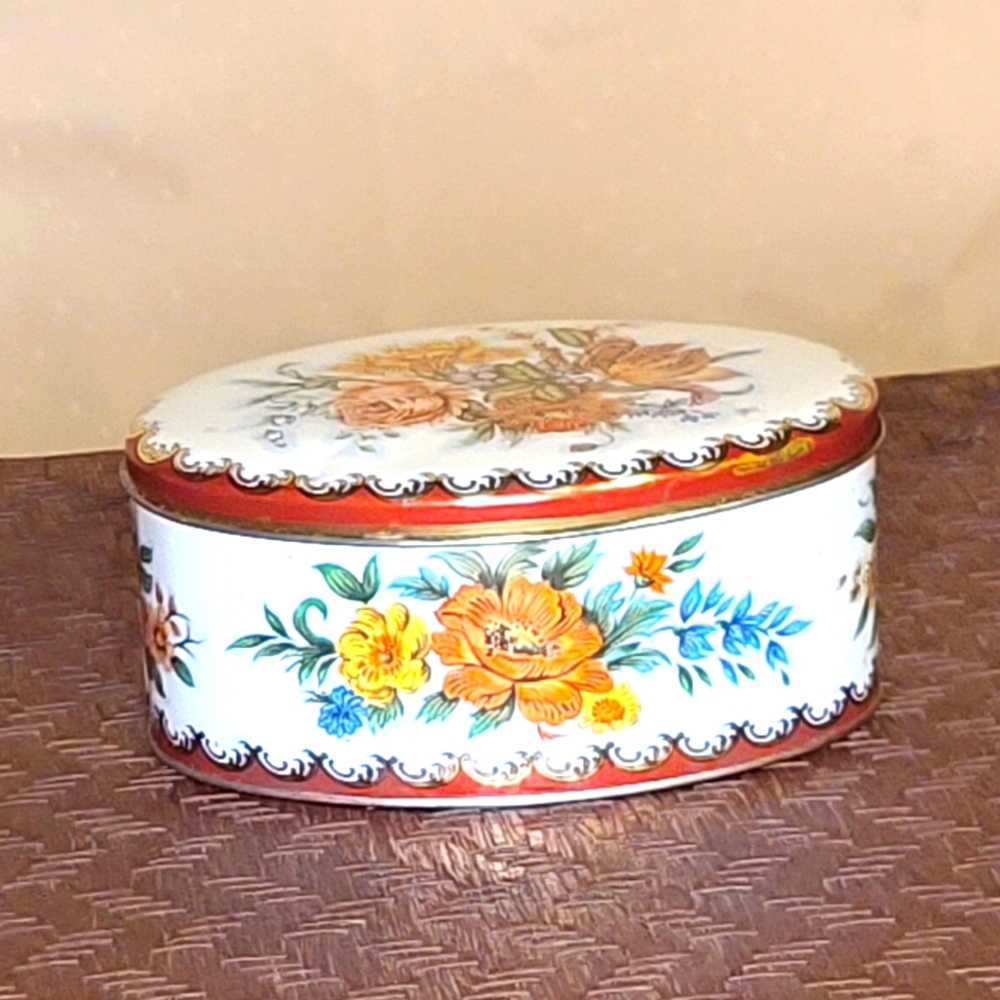 Daher Floral tin oval with orange flowers